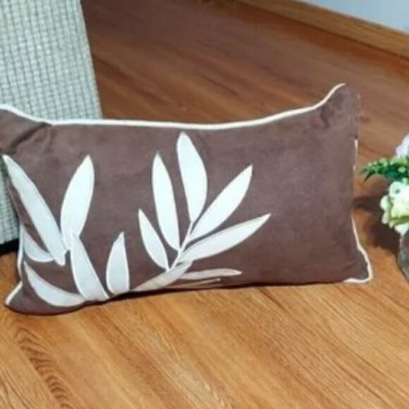 Decorative throw pillow. - Picture 1 of 5